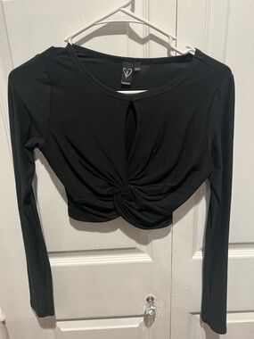 Heart Hips Black Long-Sleeve Twist-Knot Crop Top